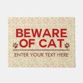 猫のカスタムの文字の用心して下さい ドアマット (正面)