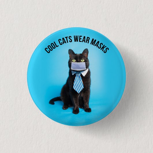 猫のカッコいい衣服マスク 缶バッジ (正面)
