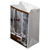 猫のクリスマスの赤い点のトナカイ ミディアムペーパーバッグ (正面アングル)