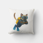 猫のスキューバダイバーが海でダイビングする クッション (正面)
