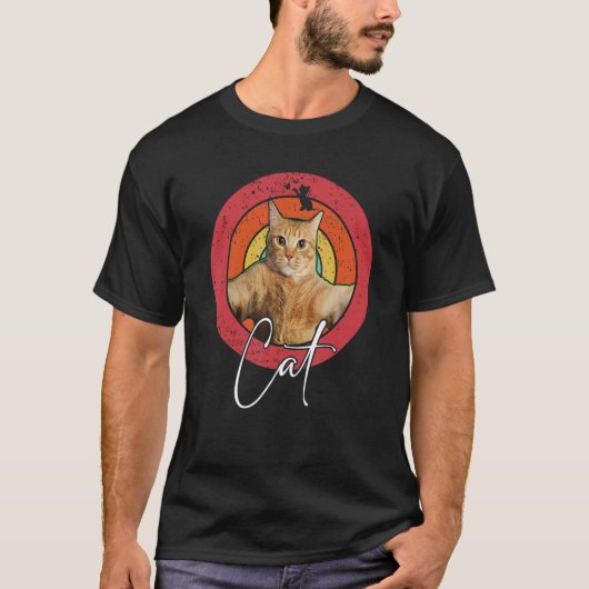猫のセルフィーと丸い虹 Tシャツ (正面)