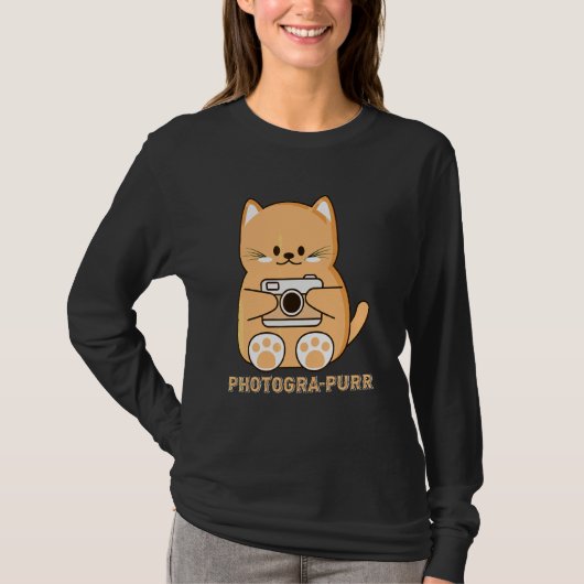 猫のダジャレ写真家 Tシャツ (正面)