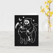 猫のハロウィーンの衣装おもしろいに乗って死ぬパーティー カード (黄色い花)