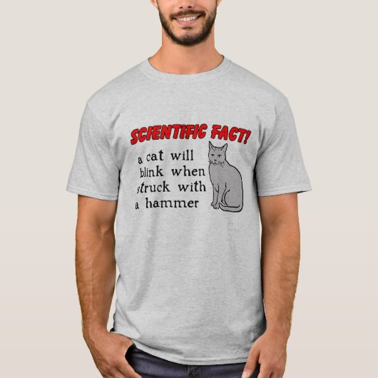 猫のハンマー 楽しいTシャツ ユーモア Tシャツ (正面)