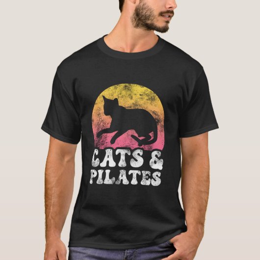 猫のピラティス趣味 Tシャツ (正面)