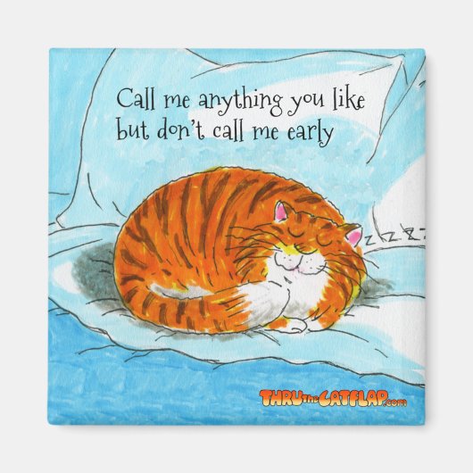 猫のフラップ磁石を通して「早く呼ぶな」 マグネット (正面)
