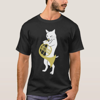 猫のフレンチ・ホルンと男性へフレンチ・ホルンのTシャツ Tシャツ