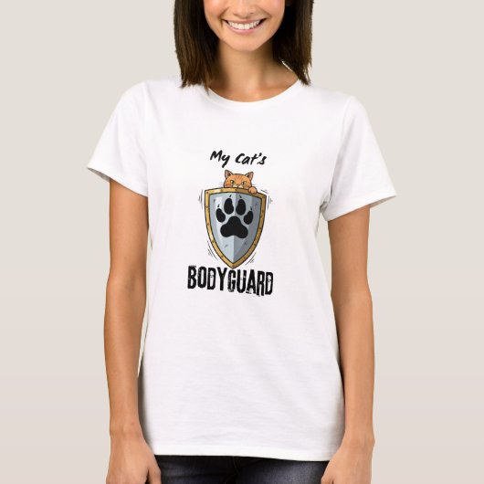 猫のボディーガード | 楽しい保護者ペット親テーマ Tシャツ (正面)