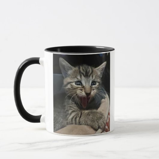 猫のユーモアと朝のコーヒーマグカップ マグカップ (左)