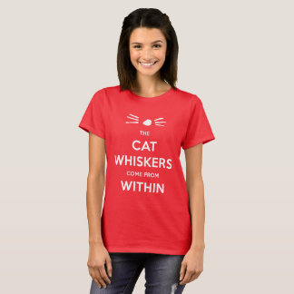 猫の中のひげ Tシャツ