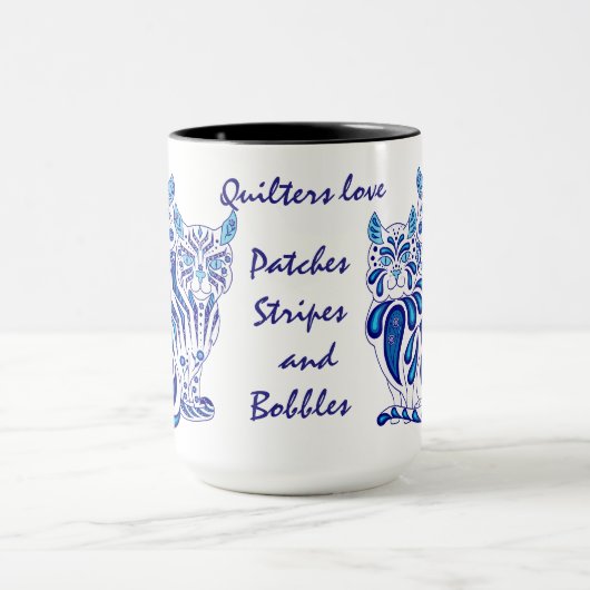 猫の子ネコの民俗青いデルフトパッチはまたは縞で飾りますか、またはへまをします マグカップ (中央)