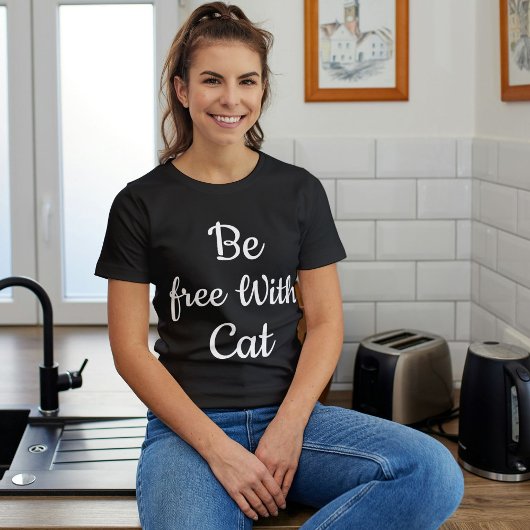 猫の引用文ブラックおもしろいで自由パーソナライズされただ Tシャツ
