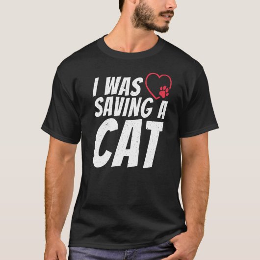 猫の救怪我の回復 Tシャツ (正面)