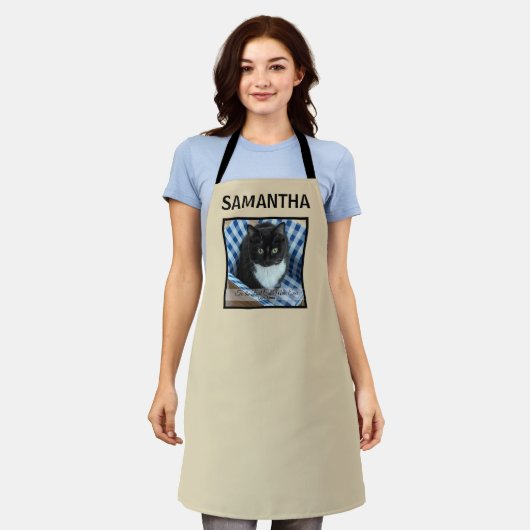 猫の最高のママへの写真とカスタム文字 エプロン (着用した状態)
