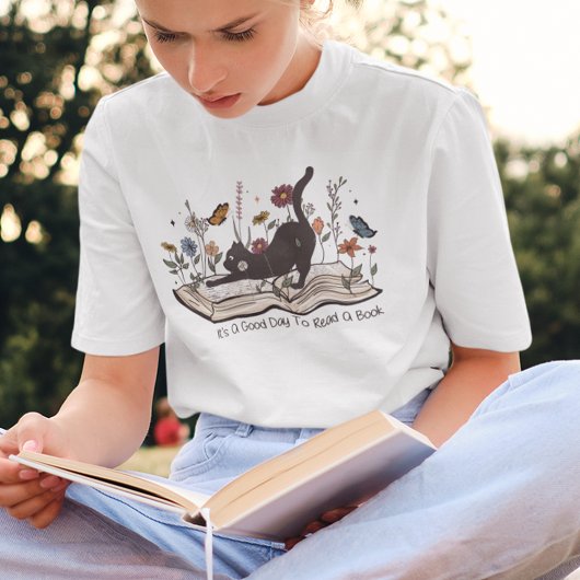 猫の本読好きにとって良い日 Tシャツ