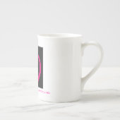 猫の猫の鳴き声の救助の"ピンク猫"のマグ ボーンチャイナマグカップ (右)