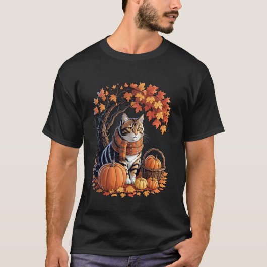 猫の秋スカーフ かぼちゃ キュートな子猫好き 感謝祭 Tシャツ (正面)