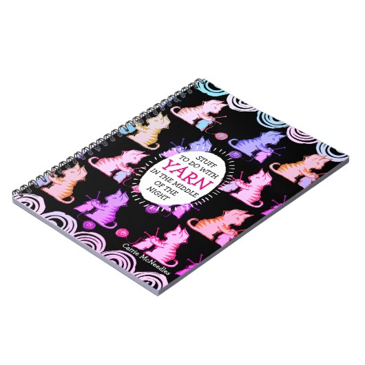 猫の編み物針の編機械はアイディアのノートを制作します ノートブック (左側)