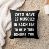 猫の耳の筋肉は32本…|猫おもしろいたち クッション (ブランケット)