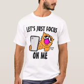 猫の自撮りおもしろいTシャツティー Tシャツ (正面)