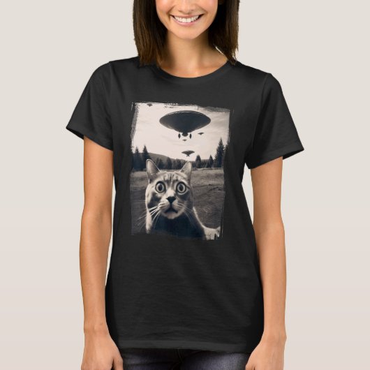 猫の自撮り エイリアンの侵略 ミーム 笑える 子猫 かわいい C Tシャツ (正面)