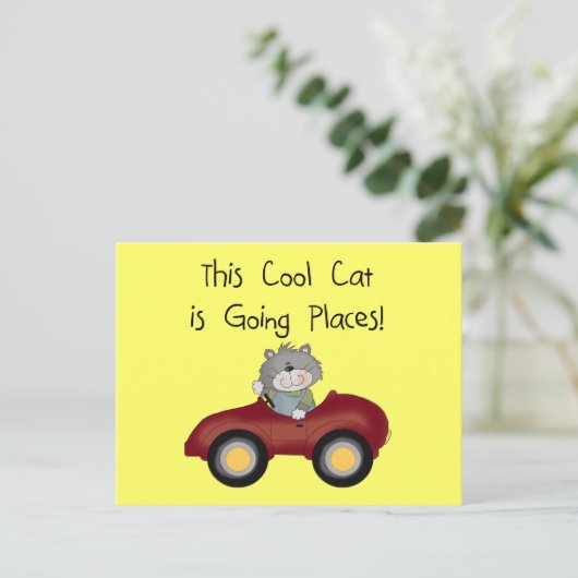 猫の行く場所赤い車のTシャツおよびギフト ポストカード (スタンド正面)