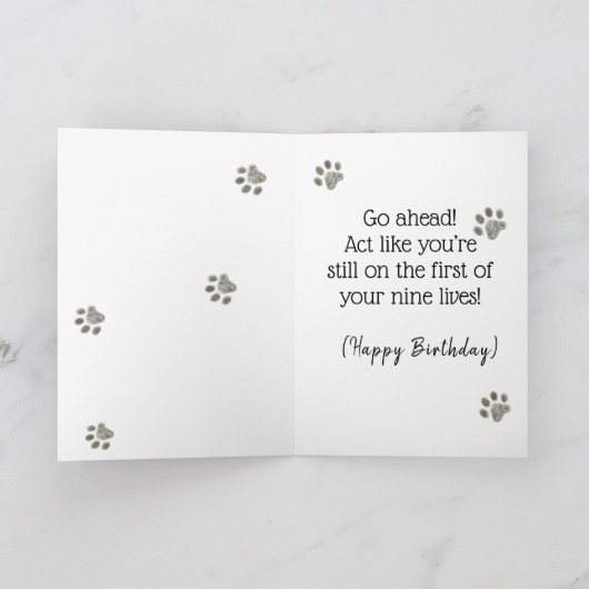 猫の誕生日9人の命 カード (内部)