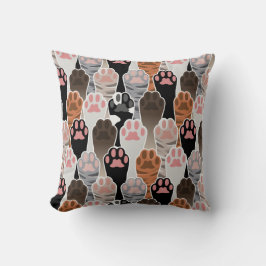 猫の足のパターンが多い クッション