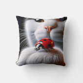 猫の足のラディバグ クッション (正面)