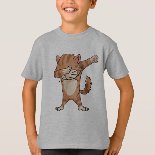 猫の軽く押えるヒップホップの姿勢のグラフィック・デザイン、優れたQ Tシャツ (正面)