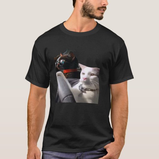 猫の運転するミーム Tシャツ (正面)