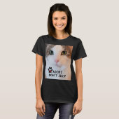 猫の里親募集 / 黒背景の白猫の写真 Tシャツ (正面フル)