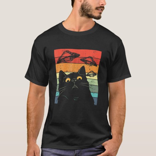 猫の銀河の宇宙船 エイリアン 猫 UFO Tシャツ (正面)