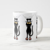 猫の面白いキャラクターが布を引っかく ジャンボコーヒーマグカップ (正面右)