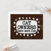 猫の飼い主はおもしろいグリーティングカードを増やす カード (正面/裏面インサイチュ)