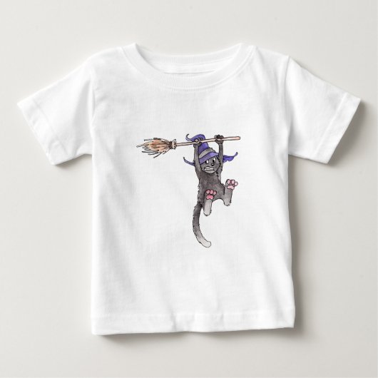 猫の魔法使いの乳児のTシャツ ベビーTシャツ (正面)