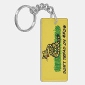 猫の鳴き声で踏まないで下さい キーホルダー (正面左)