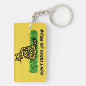 猫の鳴き声で踏まないで下さい キーホルダー (裏面)