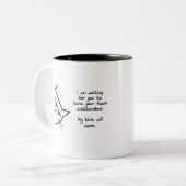 猫はあなたの食糧-おもしろいな猫のマグ--を盗むために待っています ツートーンマグカップ (正面左)