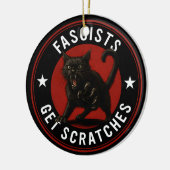 猫はファシストに反対 セラミックオーナメント (左)