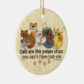 猫はポテトチップのユーモアのようです セラミックオーナメント (右)
