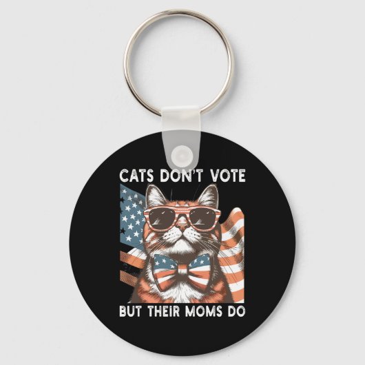 猫は投票しないが、その母はする 米国 子なし キーホルダー (正面)
