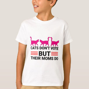 猫は投票しないけど、ママはカマラハリス20歳 Tシャツ