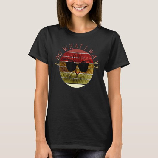 猫は私の猫と一緒に好きなことをする2 Tシャツ (正面)