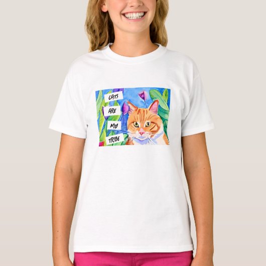 猫は私の部族 |オレンジ色の猫と花 Tシャツ (正面)