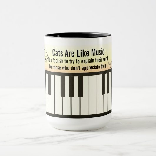 猫は音楽のよう - ピアノの譜面と猫 マグカップ (中央)