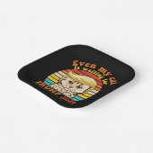 猫も2024年のトランプのアパレルを待っている ペーパープレート (傾斜あり)