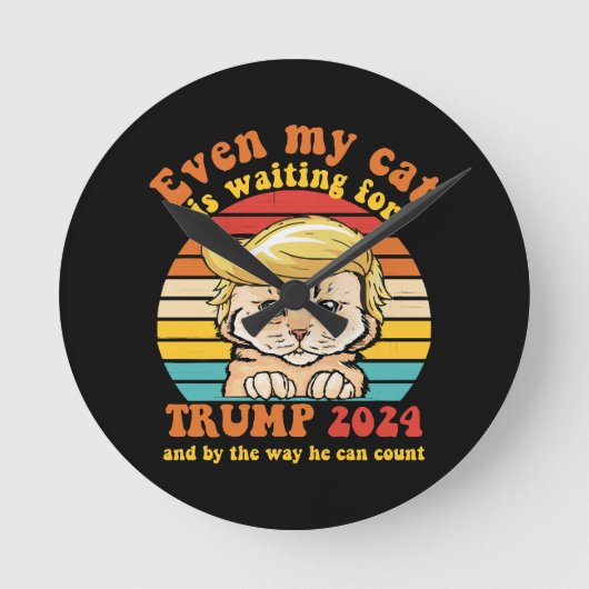 猫も2024年のトランプのアパレルを待っている ラウンド壁時計 (正面)