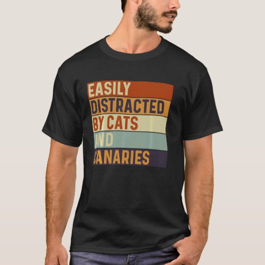 猫やカナリアに気を取られがち、ネコ好き Tシャツ (正面)