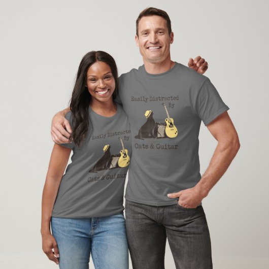 猫やギターに気を取られやすい Tシャツ (ユニセックス)